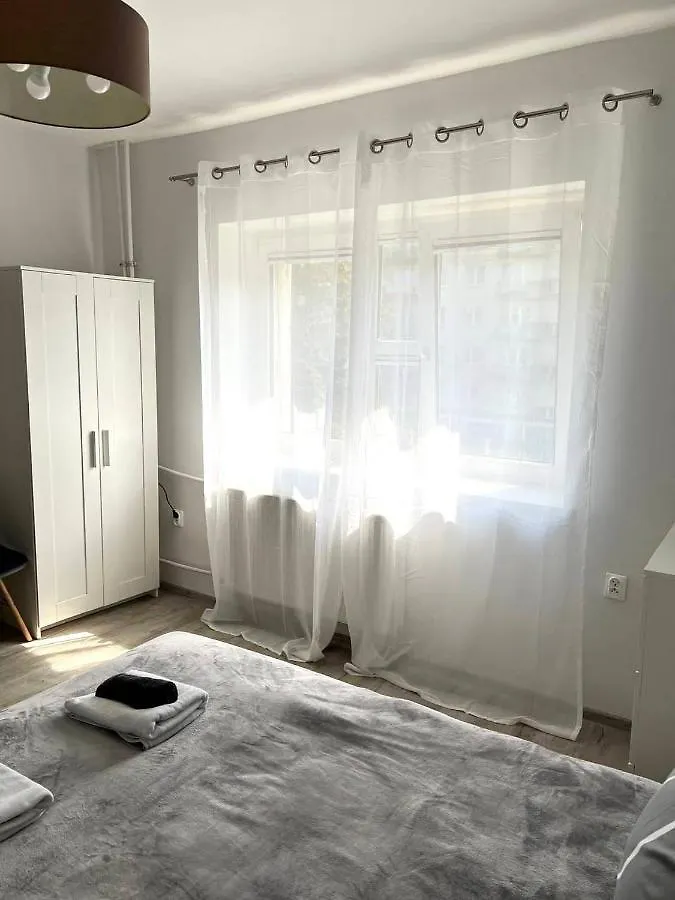 Apartment Solidarnosci, Metro, Wi-Fi, Tv, Youtube - By Hik Apartments Warsaw